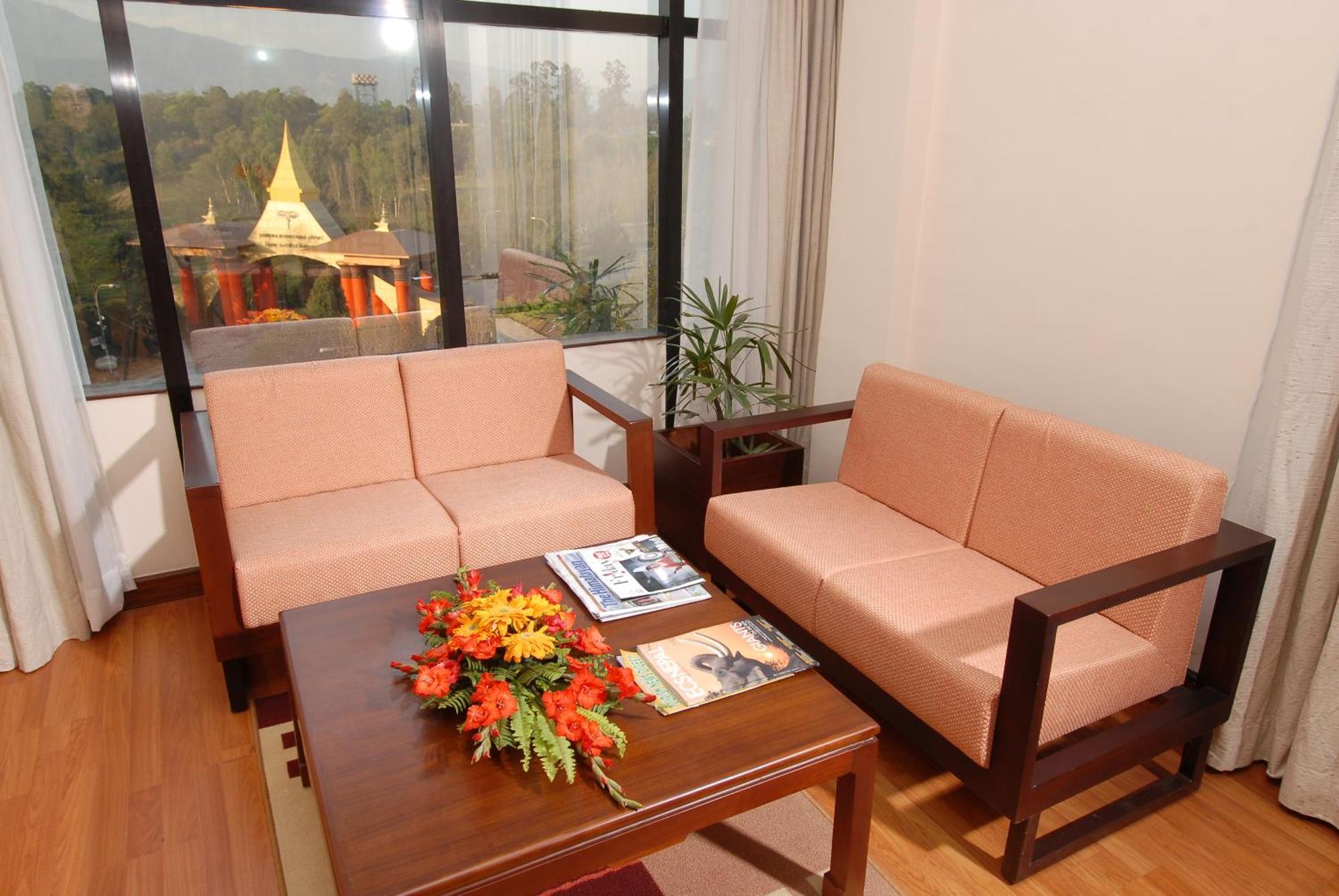 Airport Hotel Kathmandu Bagian luar foto